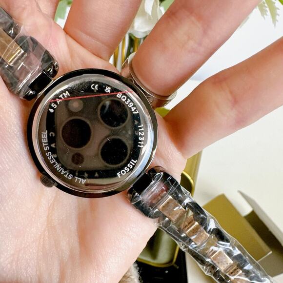 Fossil BQ3947 Kerrigan Three-Hand Two-Tone Stainless Steel Watch - Picture 4 of 6